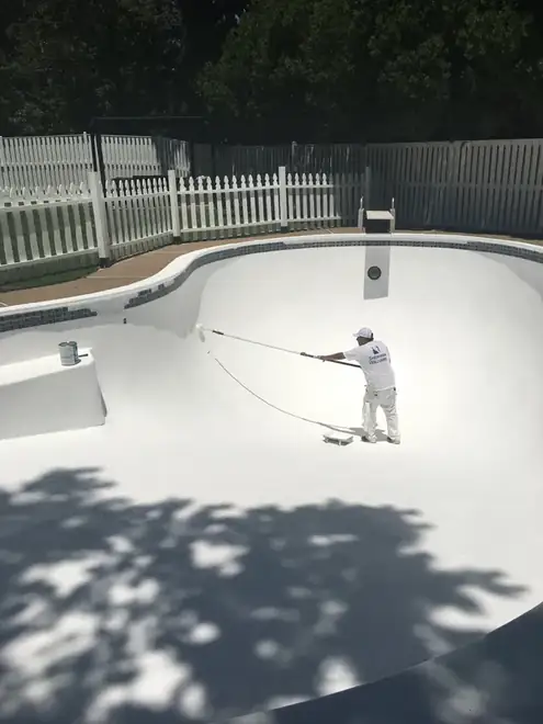 Pintura y resanado de piscina en Falls Church, VA