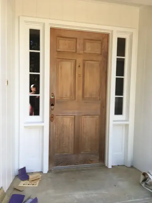 Renovación de la puerta del garaje en Burke, VA