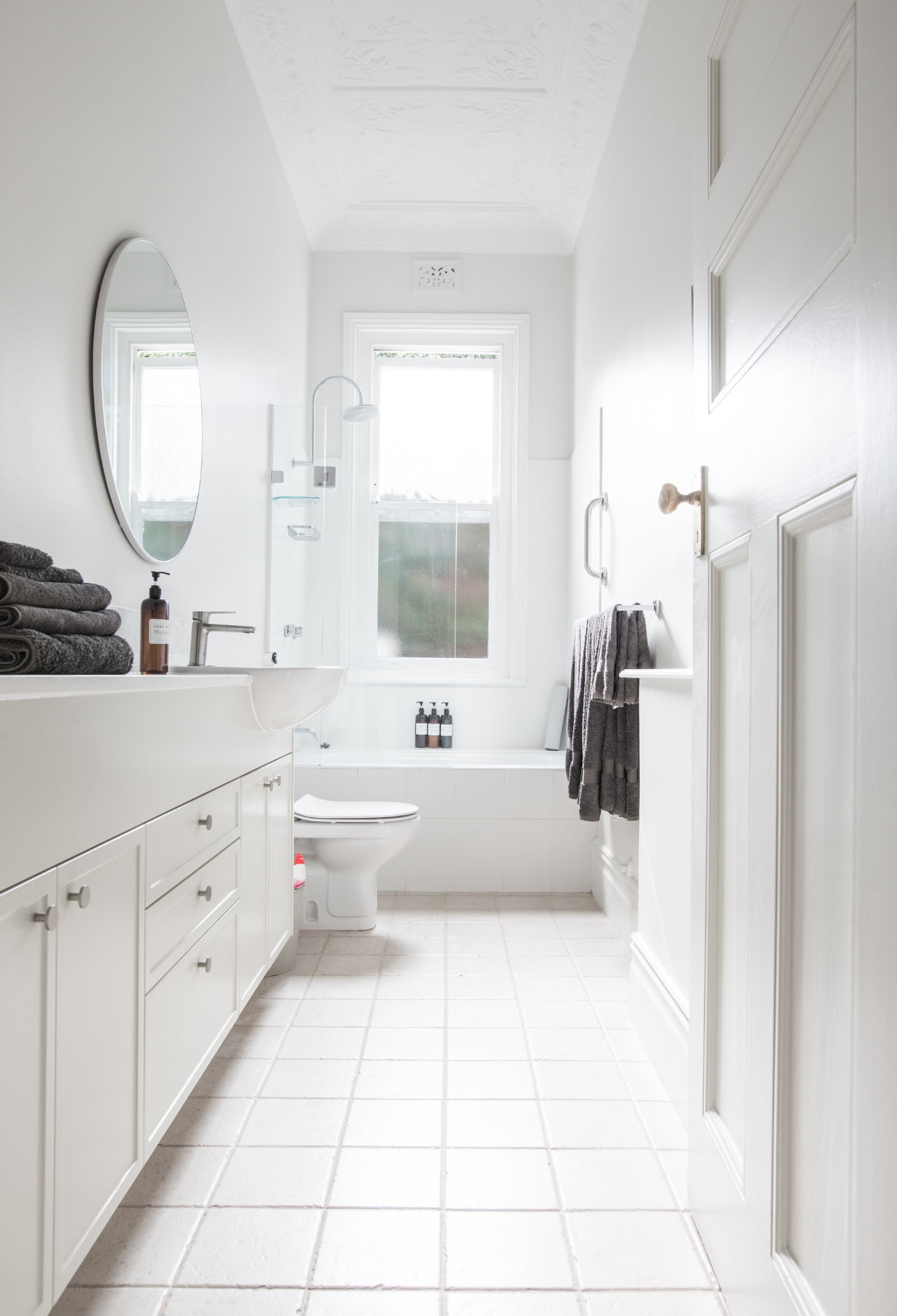 Bathroom Color Trends for 2024